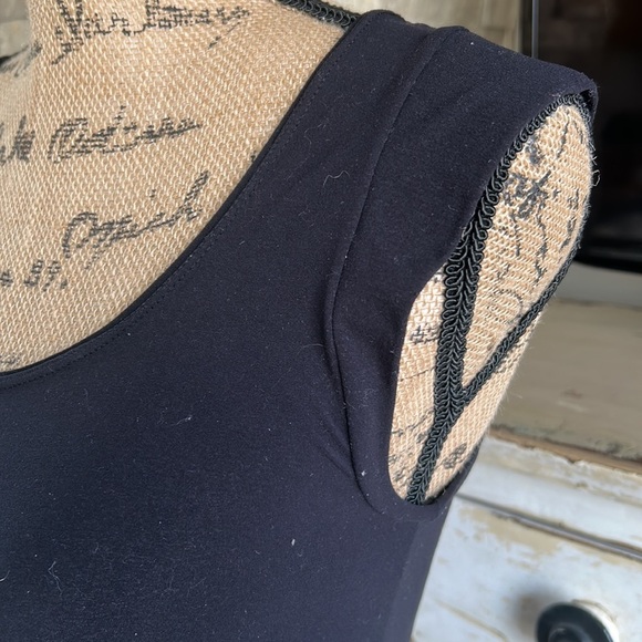 Spanx black scoop neck cap sleeve body shaper shapewear - Picture 6 of 16